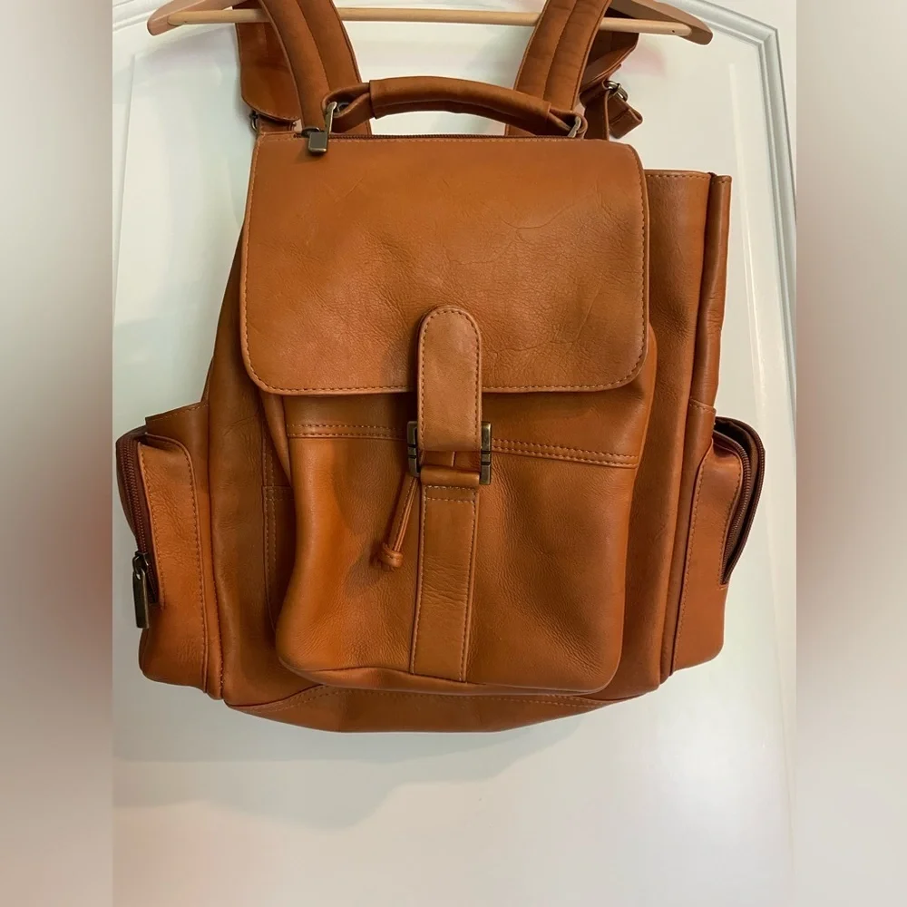 Le Donne Genuine Leather Multi-Pocket Backpack